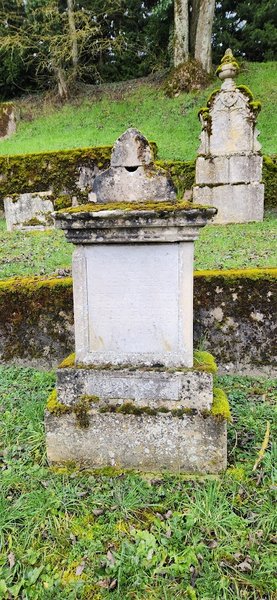 Hannaux Léon fejfája