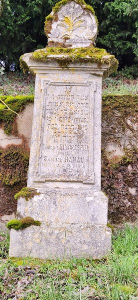 Grafsteen van Hanau Caroline