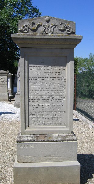 Lévy Marie Anne fejfája