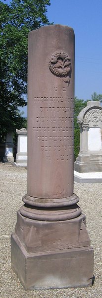 Lápide de Weil Henriette