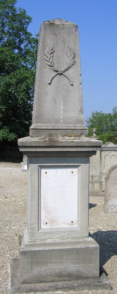 Grafsteen van Loew Jeannette