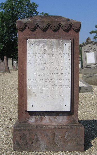 شاهدة قبر Lévy Rosalie