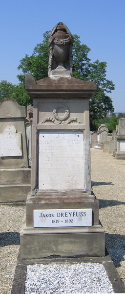 Lápide de Dreyfuss Jakob