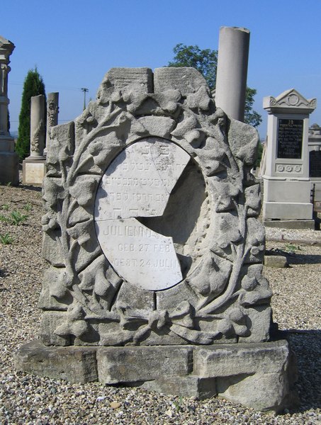 Stèle de Bompet Julienne