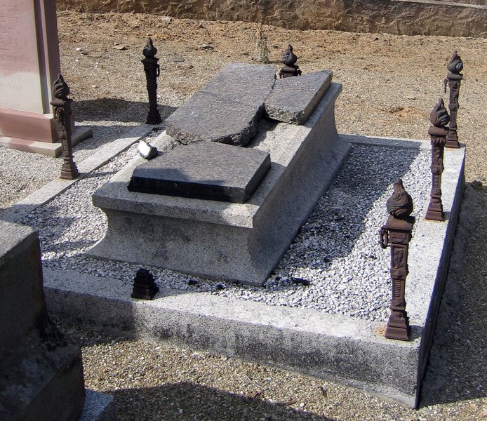מצבת Weill Jacques