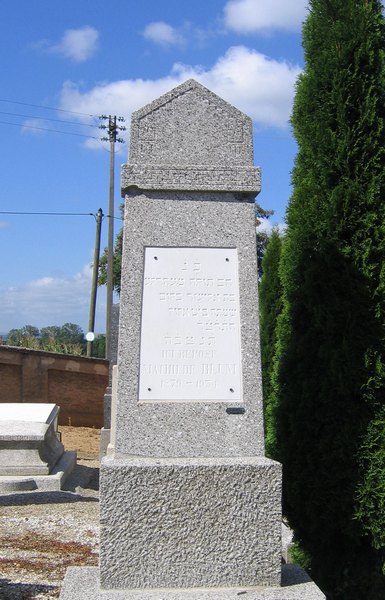 Stèle de Blum Mathilde