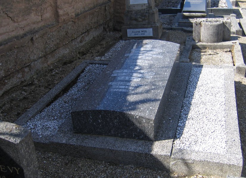 Blum Léontine fejfája