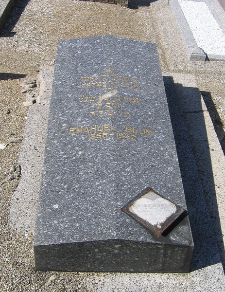 Stèle de Blum Emanuel