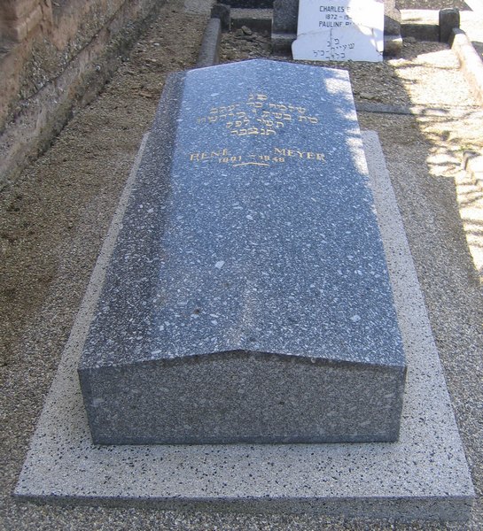 Meyer René fejfája