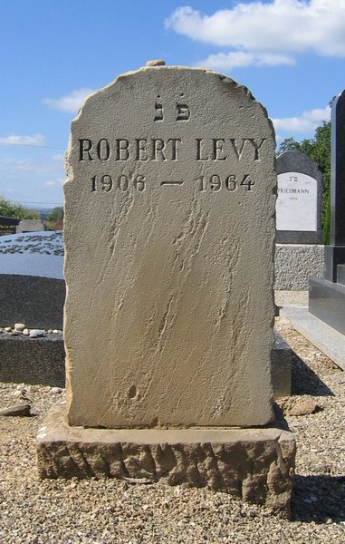 Grabstein von Lévy Robert
