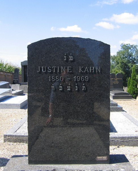 Estela de Kahn Justine