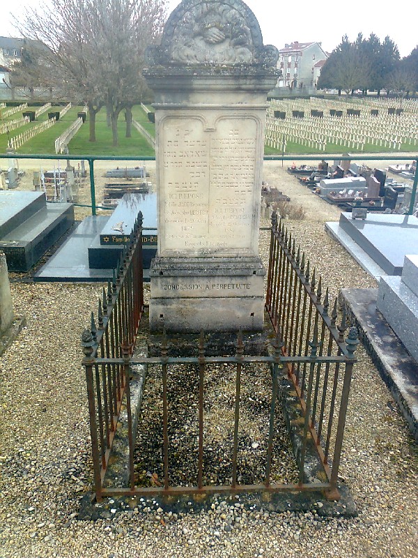 Stèle de Deutch Adolphe