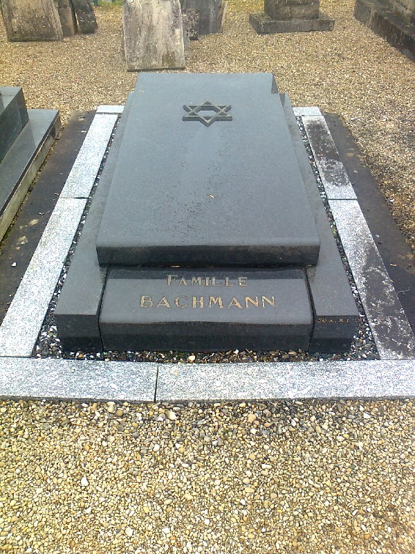 מַצֵּבה פון Bachmann Henri