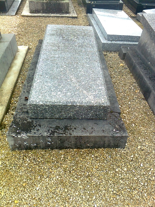 Lápide de Levy Babet