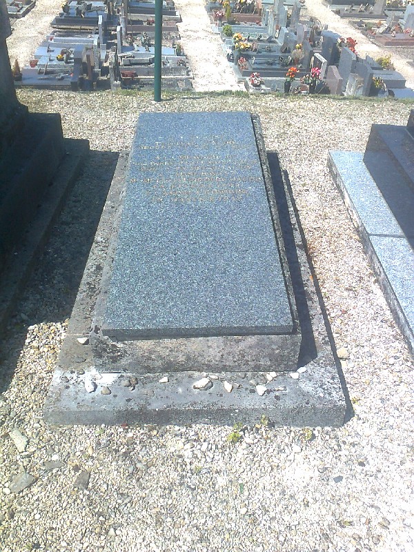 Lápide de Jacob Edouard