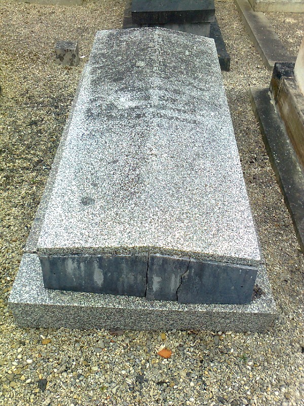 Lápide de Simon Robert