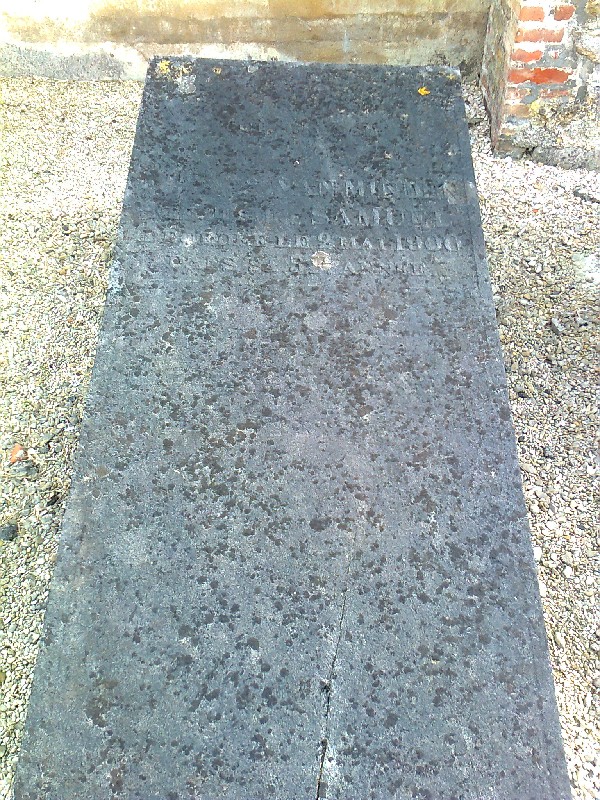 Lápide de Van Minden Justine