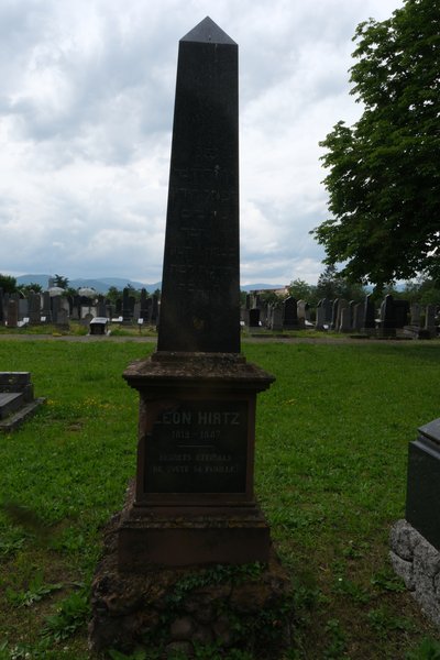 Tombstone of Hirtz Léon