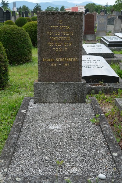 Grabstein von Schoenberg Armand