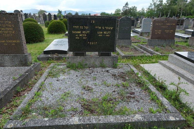 Grafsteen van Helft Léon