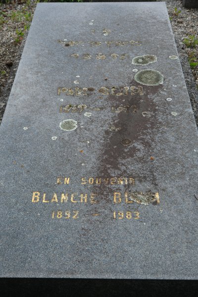 Tombstone of Blum Paul