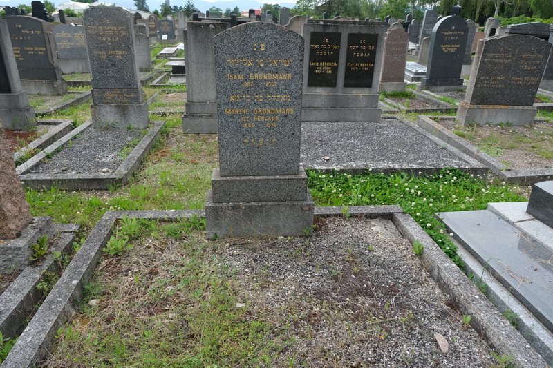 Grafsteen van Grundmann Isaac