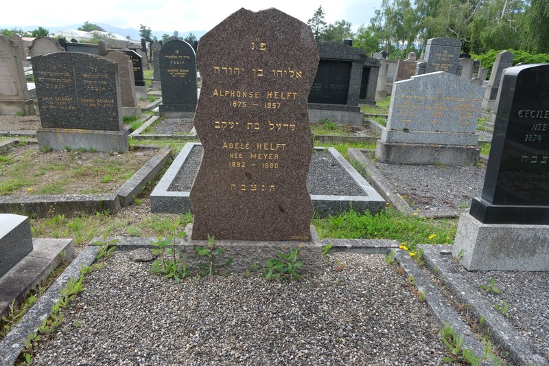 Tombstone of Helft Alphonse