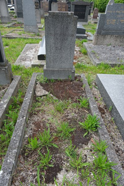 Stèle de Herrmann Fernand