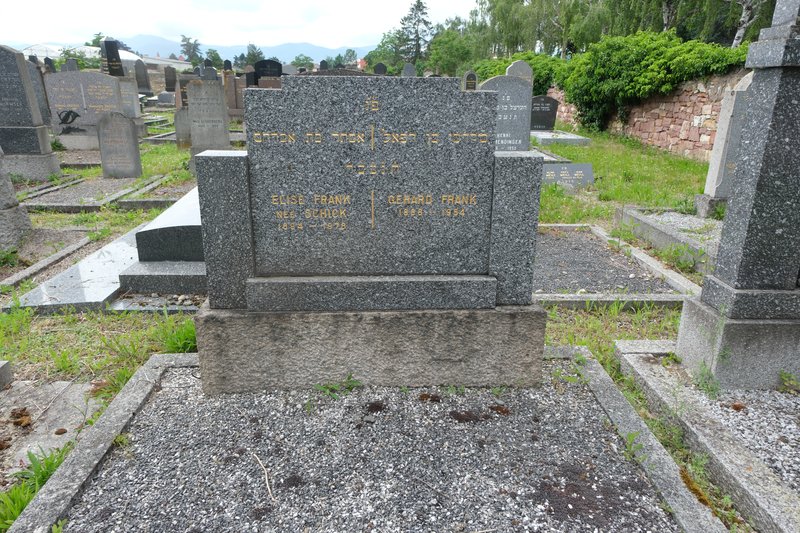 Lápide de Frank Elise