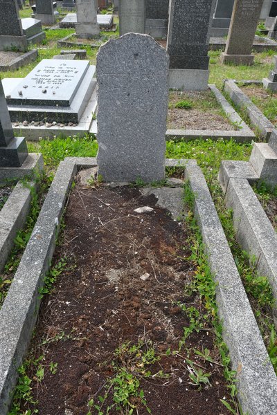 Stèle de Caron Oscar