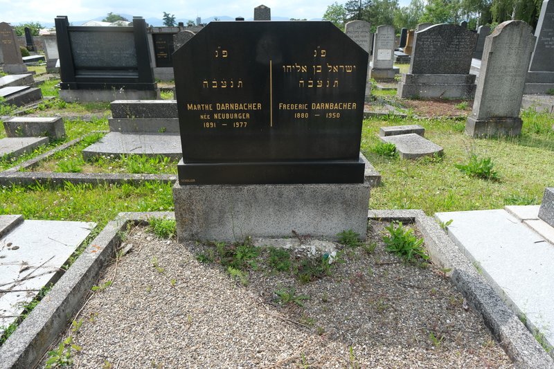 מַצֵּבה פון Darnbacher Frédéric