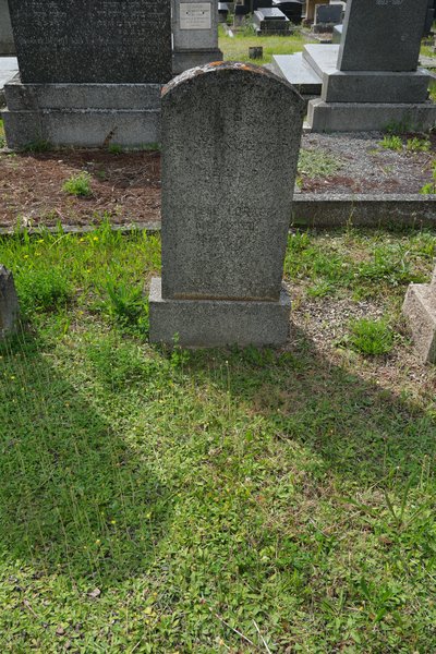 מַצֵּבה פון Lorach Hélène