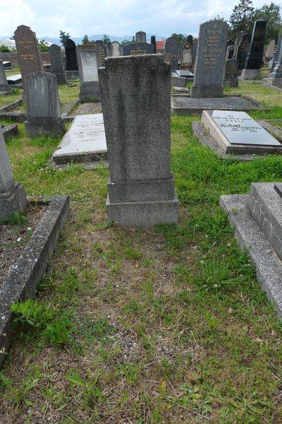 Estela de Kirsch Joseph Léopold