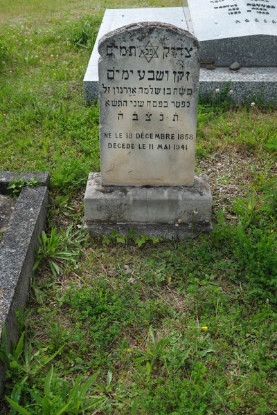 Stèle de Avernon Moïse