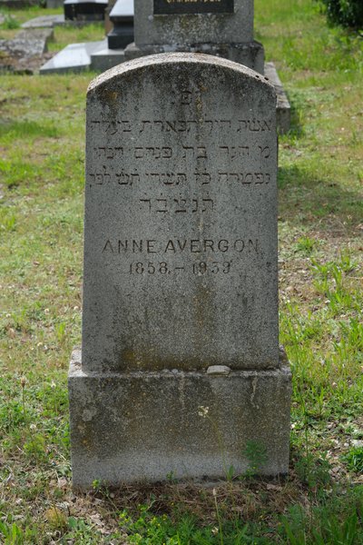 Grabstein von Avergon Anne