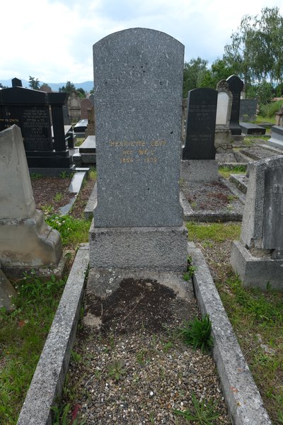 Stèle de Levy Henriette