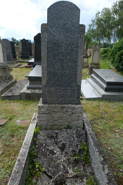 Tombstone of Woog Célestine
