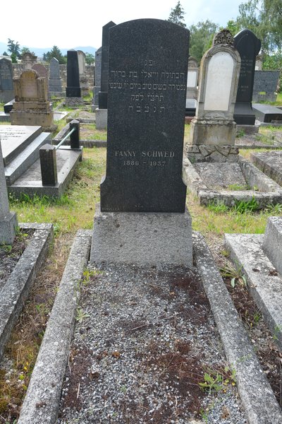 Stèle de Schwed Fanny