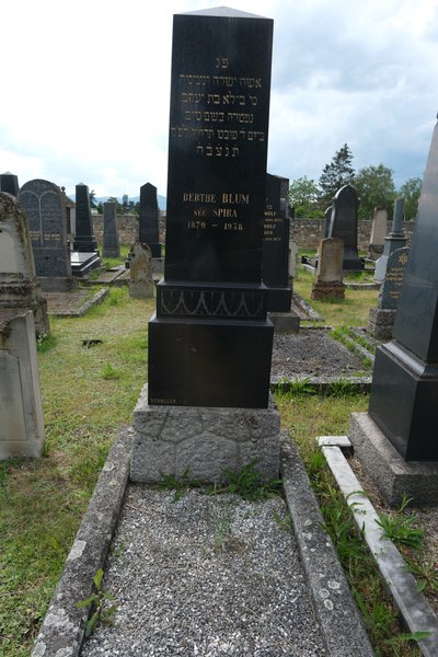 Stèle de Blum Berthe