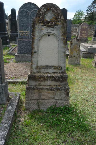 מצבת Nordmann Malvina