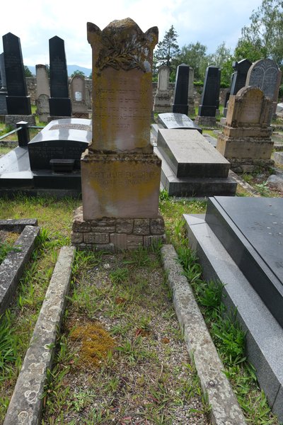 شاهدة قبر Bloch Arthur