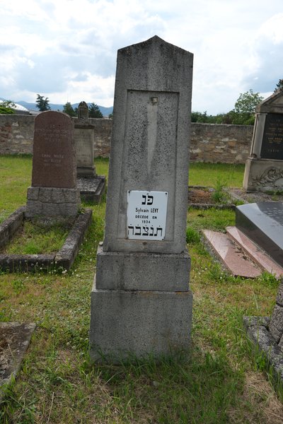 Stèle de Levy Sylvain