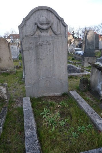 Grafsteen van Kauffmann Hugo