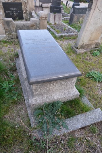 Stèle de Léopold Jules