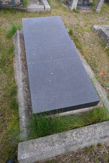 Stèle de Bloch Barbe