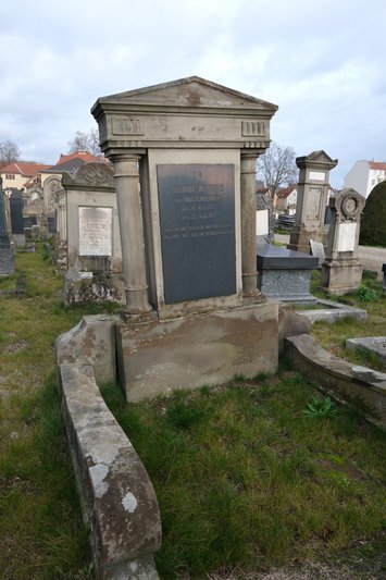 Grabstein von Weinheim Johanna