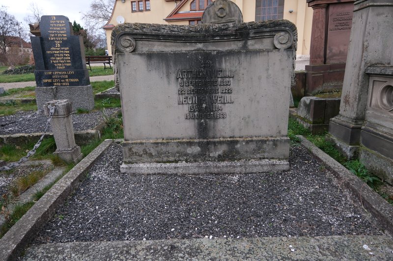 Weill Léonie fejfája