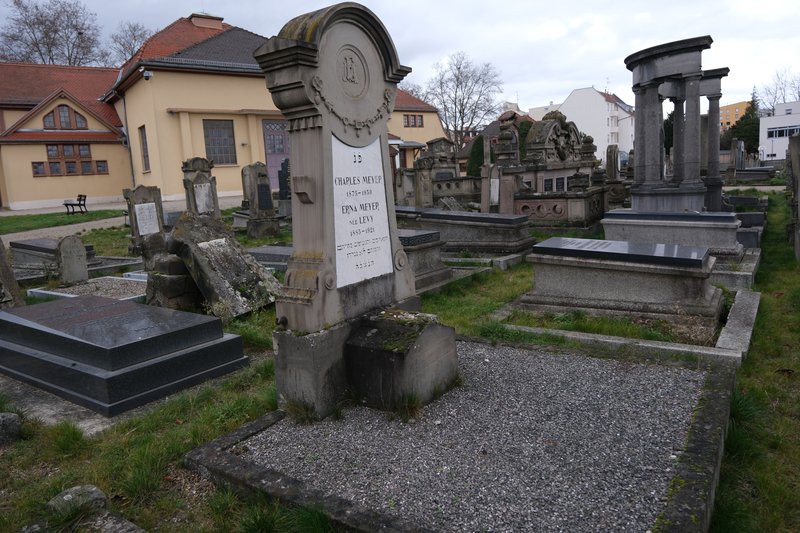 Meyer Erna fejfája