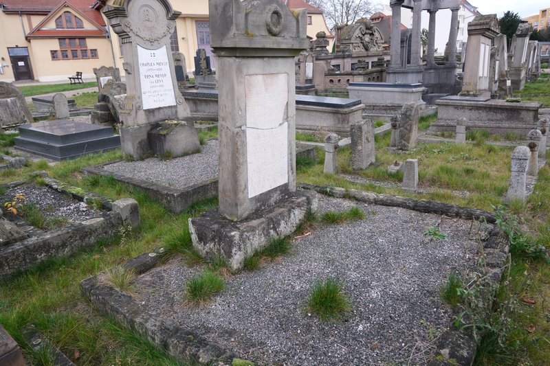 Stèle de Schwab Henriette