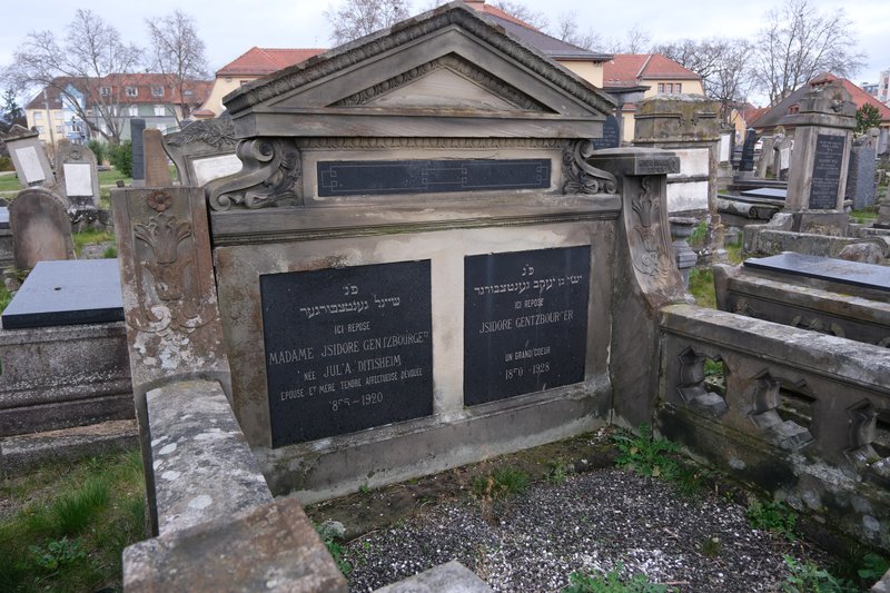 Grafsteen van Gentzbourger Isidore
